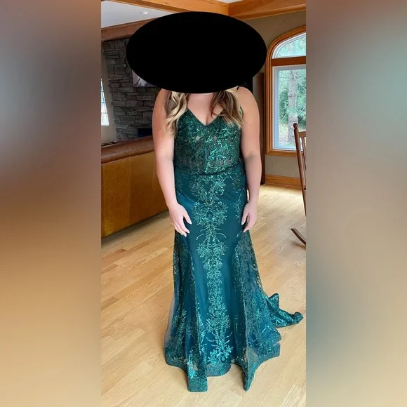 Slighted used runway fashion prom dress